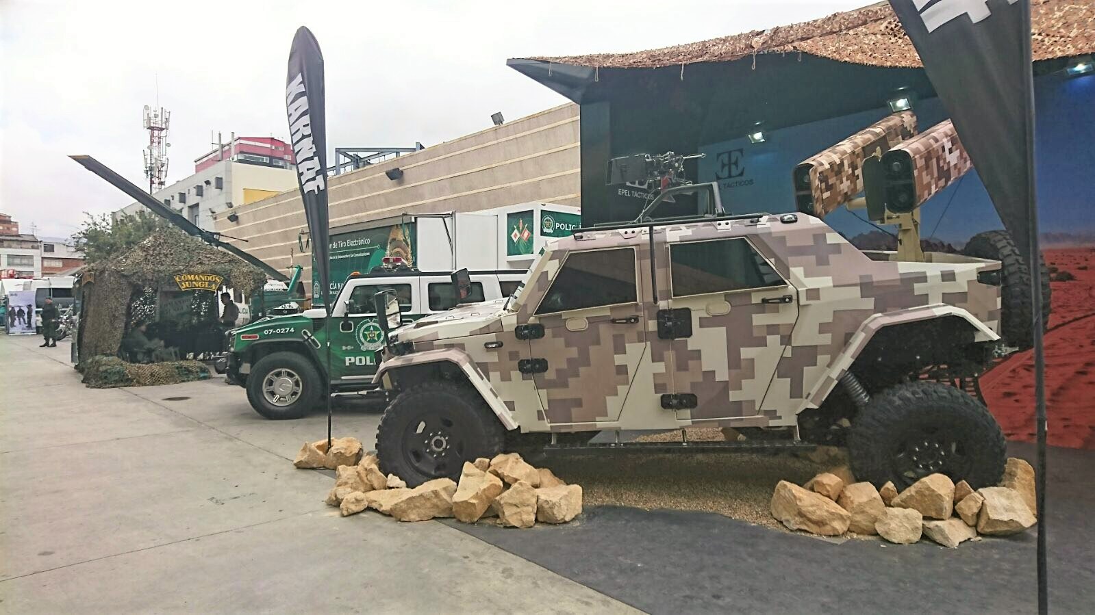 2017-12-04-Expodefensa-2017-1st-day-warnaf